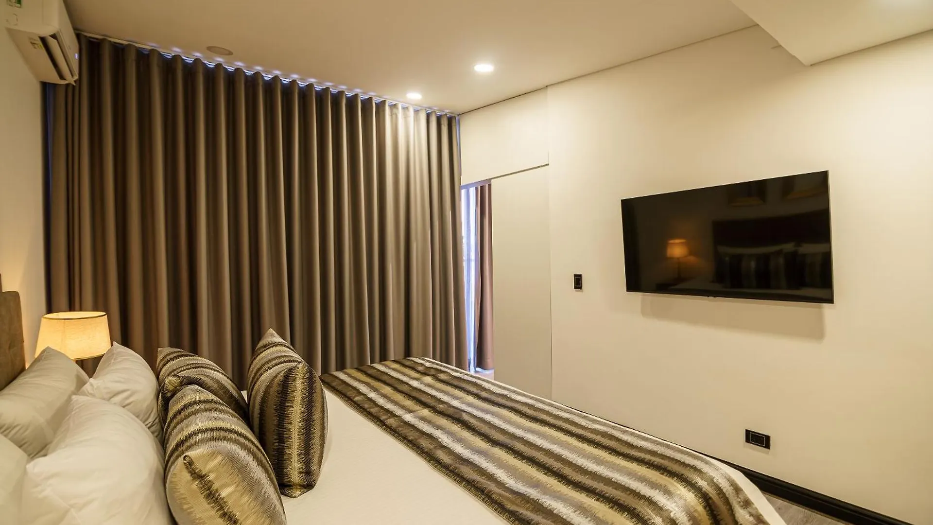 First Class Hotel Medellin