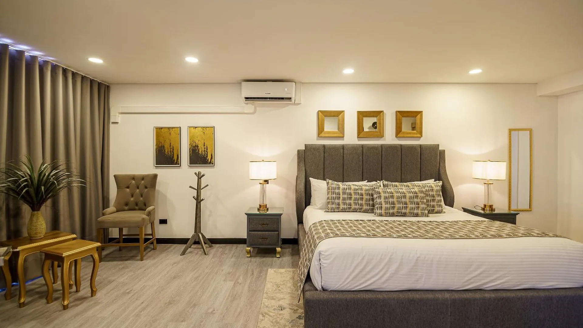 First Class Hotel Medellin