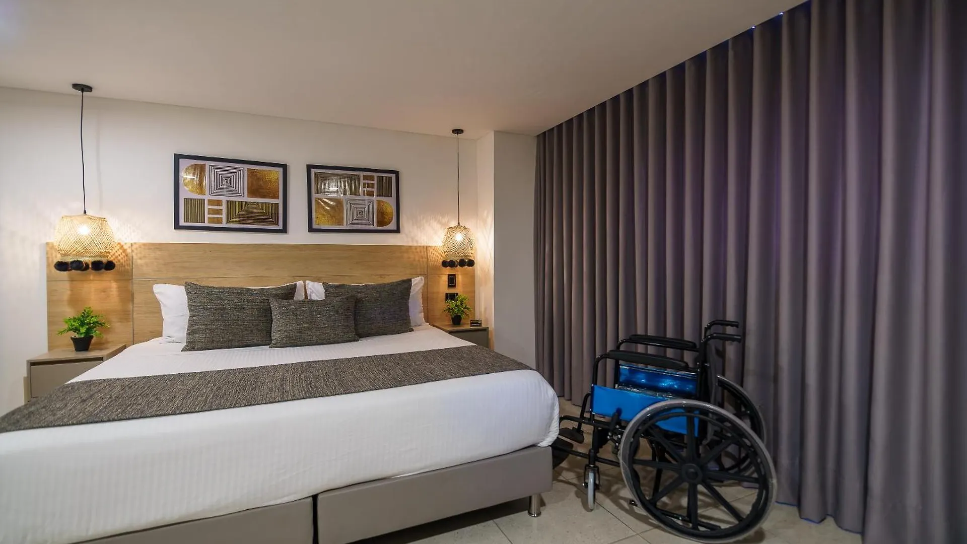 First Class Hotel Medellin Colombia