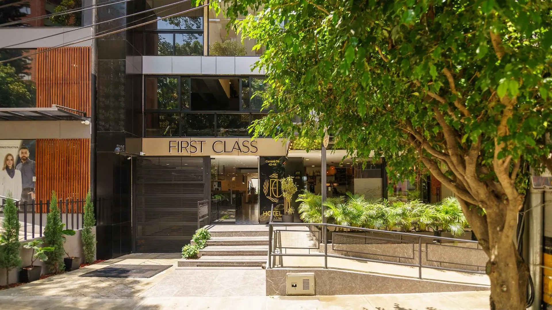 First Class Hotel Medellin