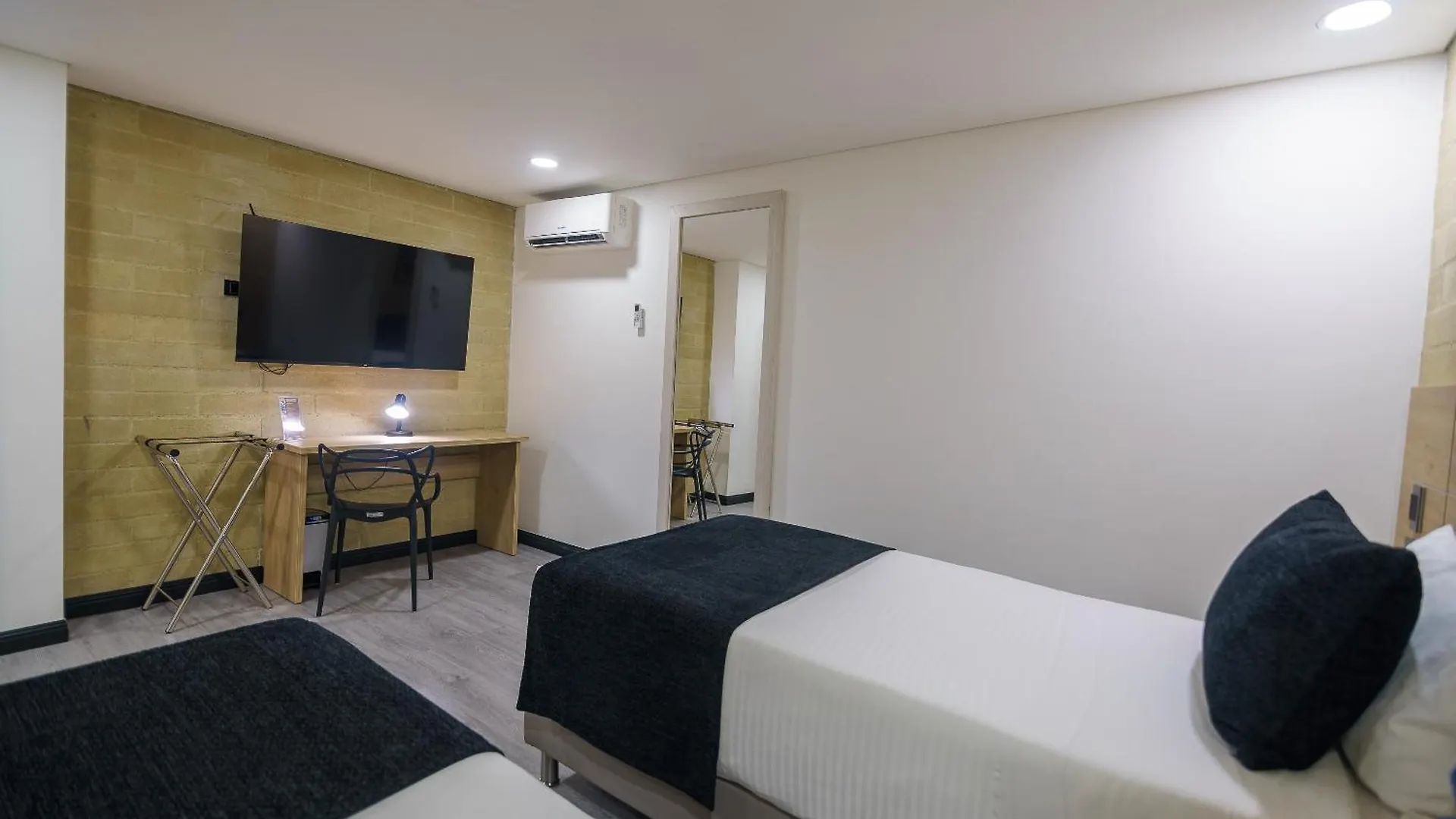 ****  First Class Hotel Medellin Colombia